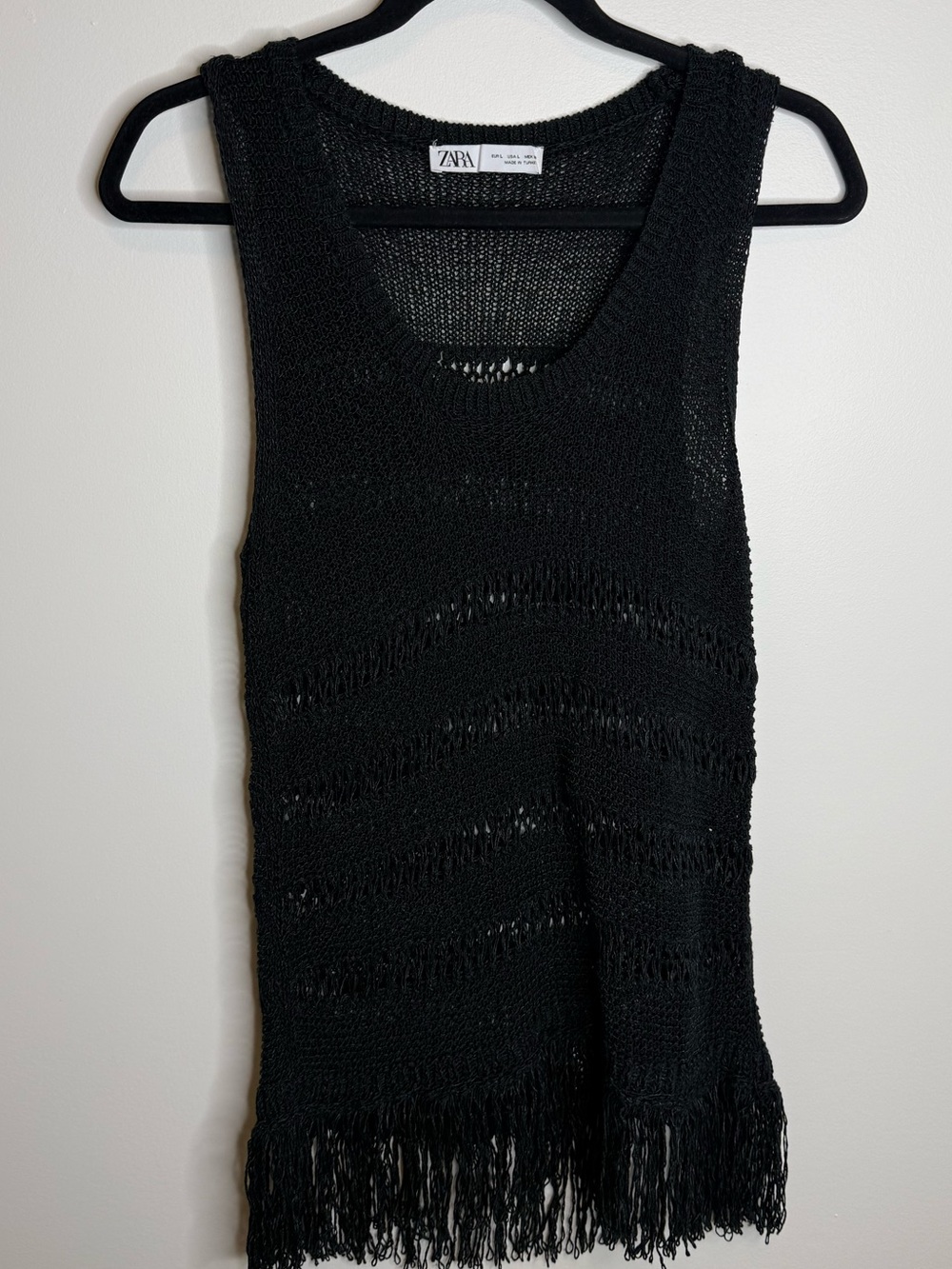Zara Black Sleeveless V-Neck Fringe Knit Top size large